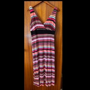Super cute, cozy and flattering pink striped maxi dress!